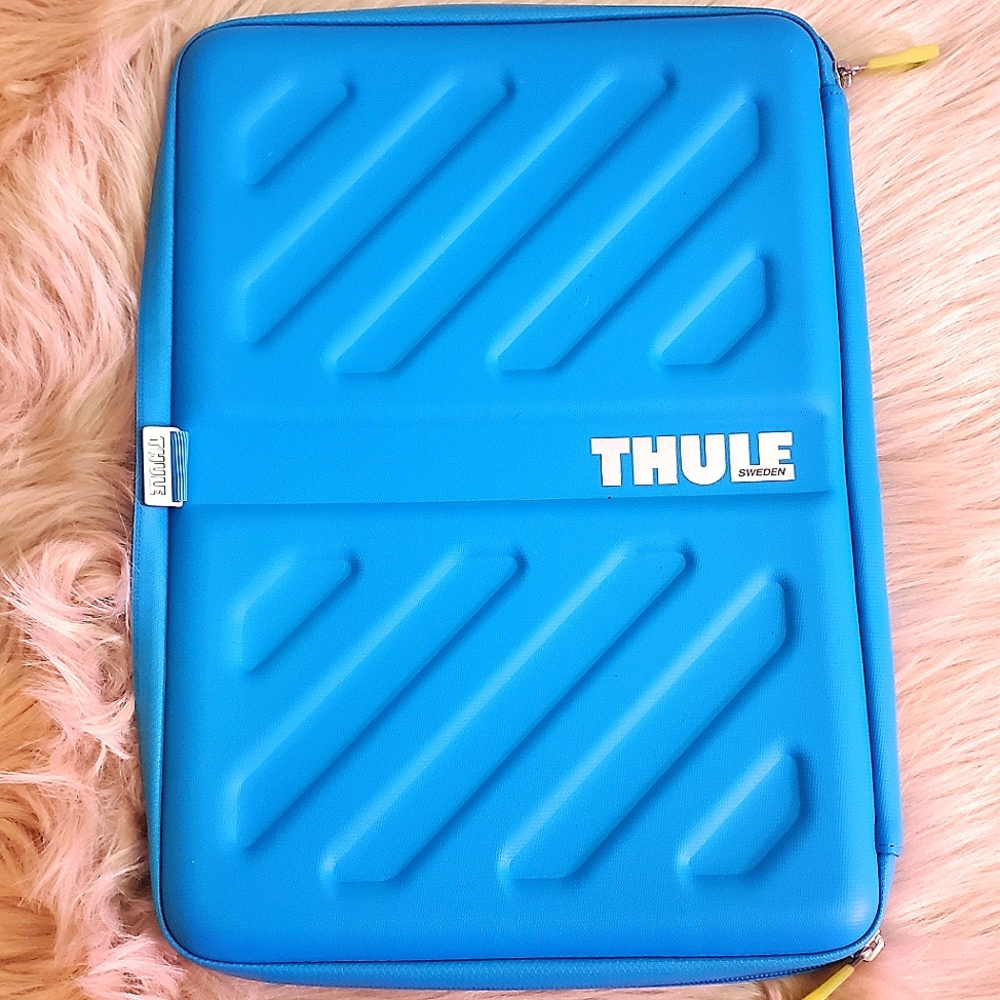 Thule: Protective Laptop Sleeve for 13-13.3 Inch Screens. New! Never Used!